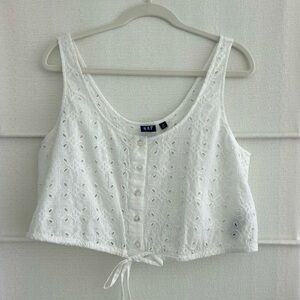 GAP  Cropped Eyelet Tank